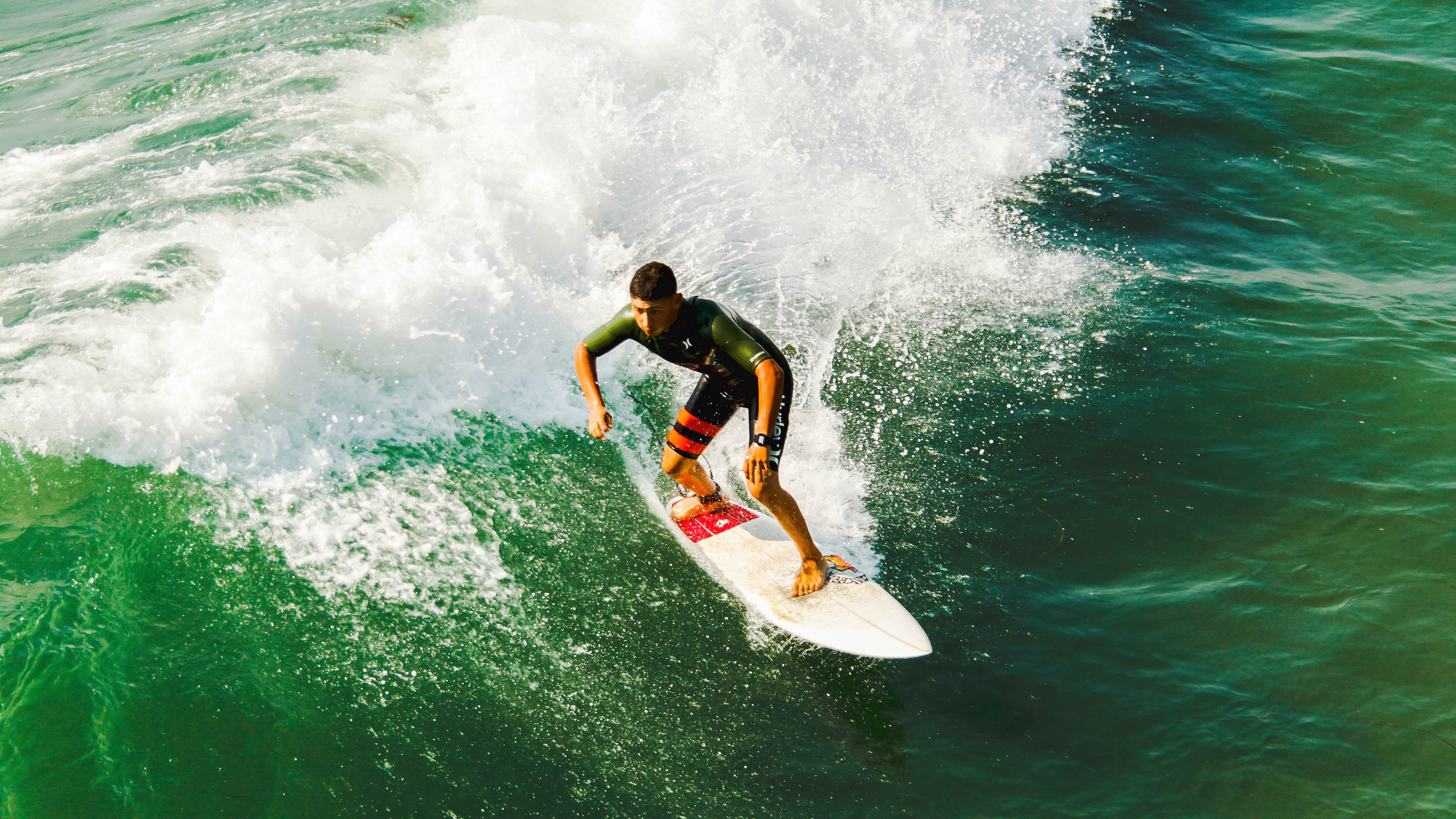 国家德比之夜，巴雷拉铸就硬仗之王传奇，一位斗士如何定义现代中场